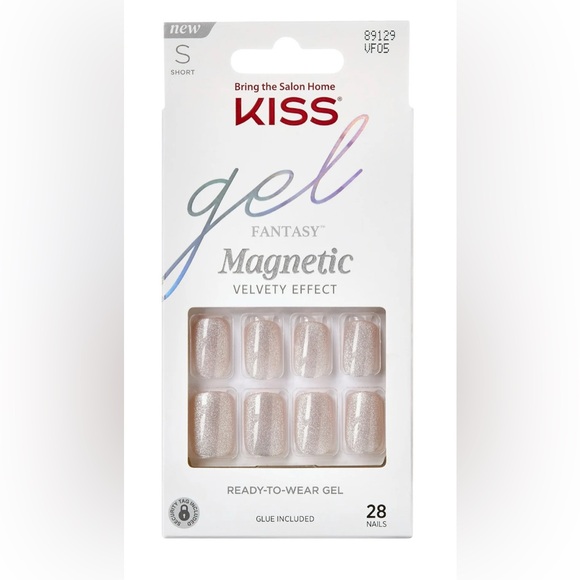 KISS Gel Fantasy Magnetic Press On Nails- Dignity Silver Short Squoval Shape - Picture 2 of 5